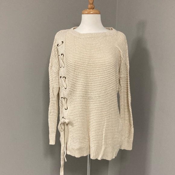 Cream Coloured Tunic Sweater w Lace up detail - Maurice's Size M - oversize - Picture 1 of 7